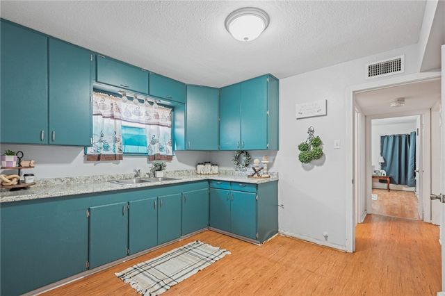 1514 Devon Dr, Corpus Christi, TX 78415