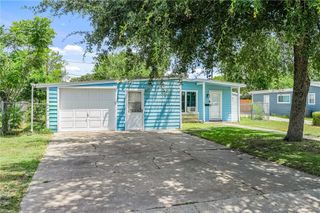 1514 Devon Dr, Corpus Christi, TX 78415