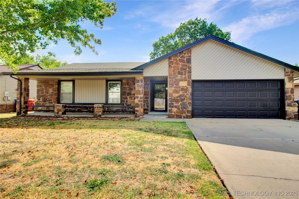 8214 N 122nd East Avenue, Owasso, OK 74055