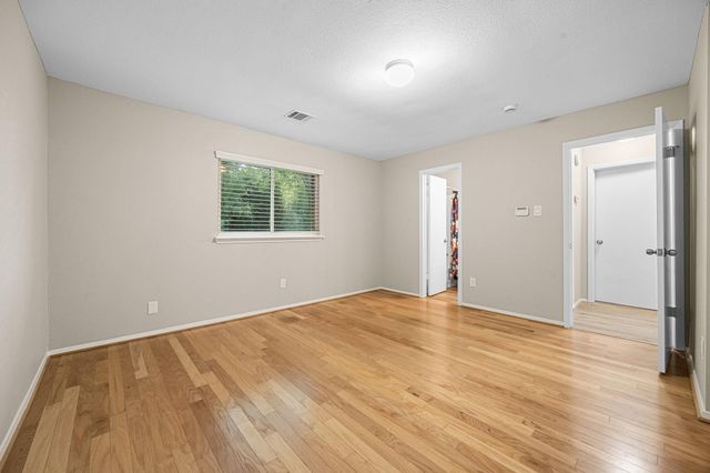 10719 Lakewood Oaks Drive, Sugar Land, TX 77498