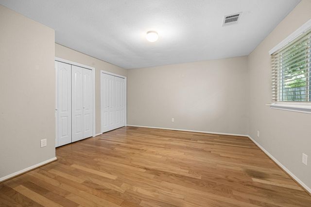 10719 Lakewood Oaks Drive, Sugar Land, TX 77498