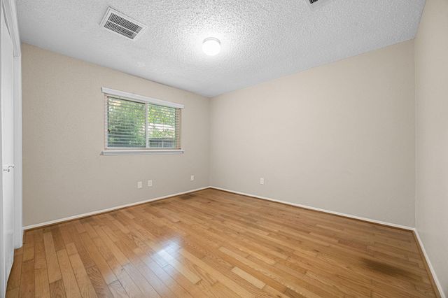 10719 Lakewood Oaks Drive, Sugar Land, TX 77498