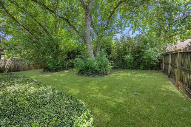 10719 Lakewood Oaks Drive, Sugar Land, TX 77498