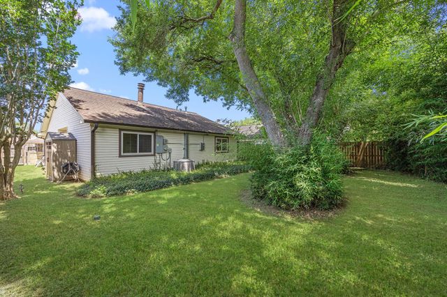 10719 Lakewood Oaks Drive, Sugar Land, TX 77498