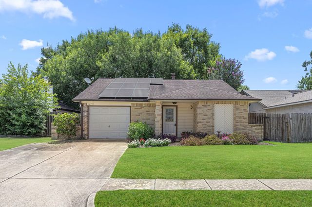 10719 Lakewood Oaks Drive, Sugar Land, TX 77498