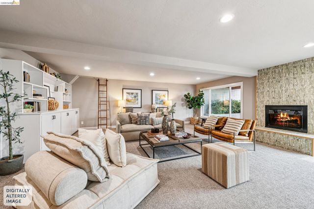 341 Rishell Dr, Oakland, CA 94619