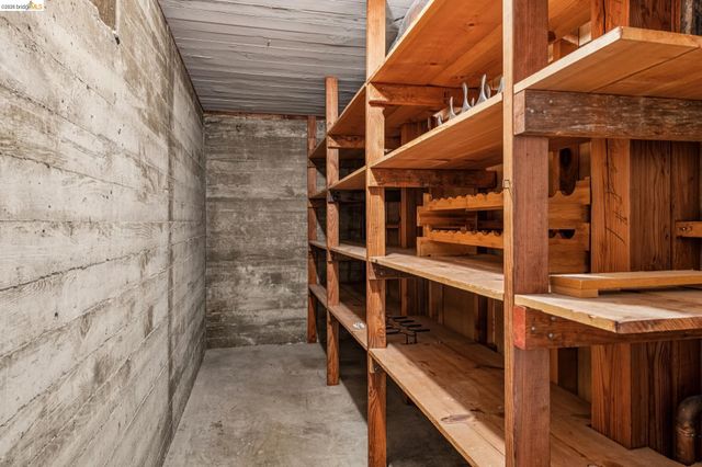 341 Rishell Dr, Oakland, CA 94619