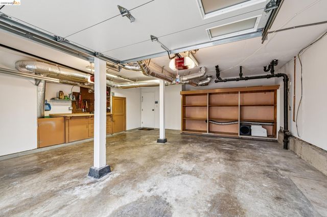 341 Rishell Dr, Oakland, CA 94619