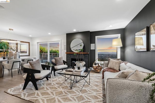 341 Rishell Dr, Oakland, CA 94619