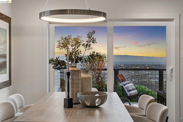 341 Rishell Dr, Oakland, CA 94619