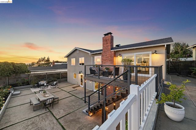 341 Rishell Dr, Oakland, CA 94619