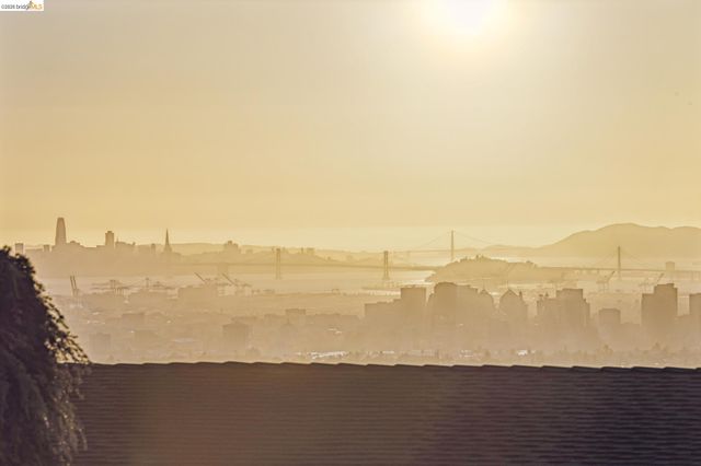 341 Rishell Dr, Oakland, CA 94619