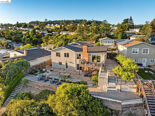 341 Rishell Dr, Oakland, CA 94619