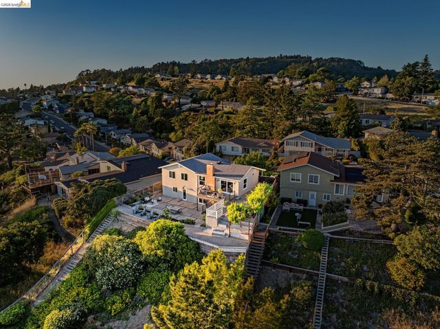 341 Rishell Dr, Oakland, CA 94619