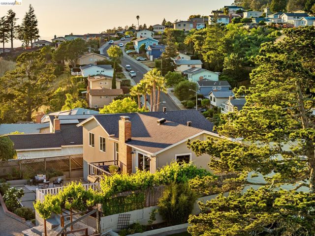 341 Rishell Dr, Oakland, CA 94619