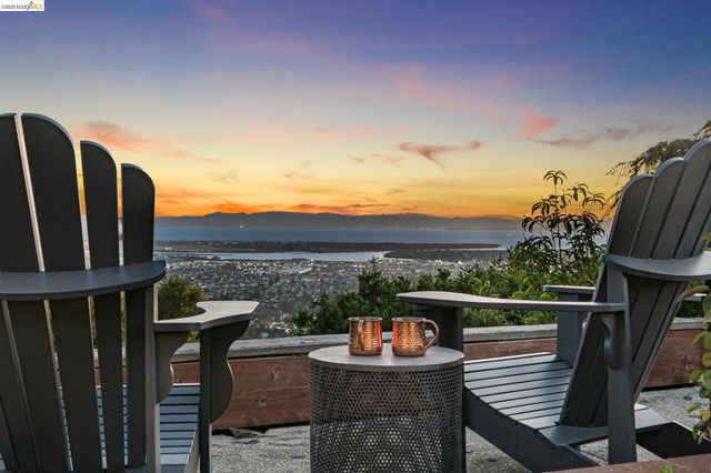 341 Rishell Dr, Oakland, CA 94619