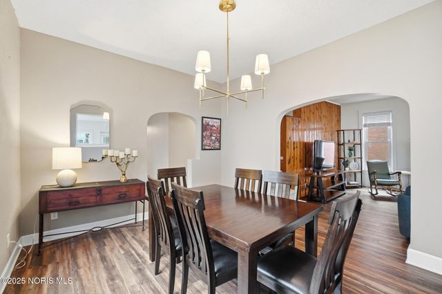 829 Maple Avenue, Findlay, OH 45840