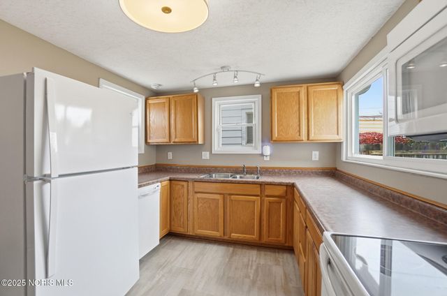 829 Maple Avenue, Findlay, OH 45840