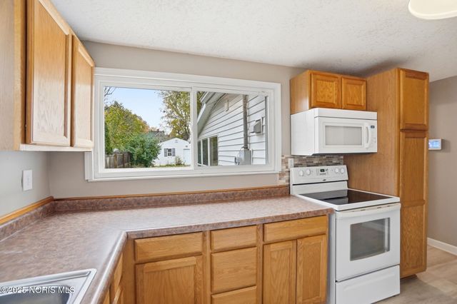 829 Maple Avenue, Findlay, OH 45840