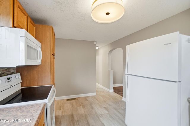 829 Maple Avenue, Findlay, OH 45840