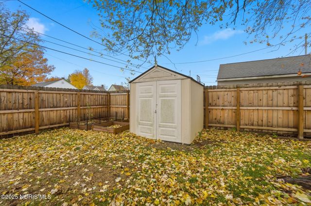 829 Maple Avenue, Findlay, OH 45840