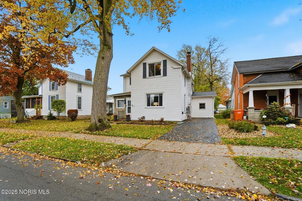 829 Maple Avenue, Findlay, OH 45840