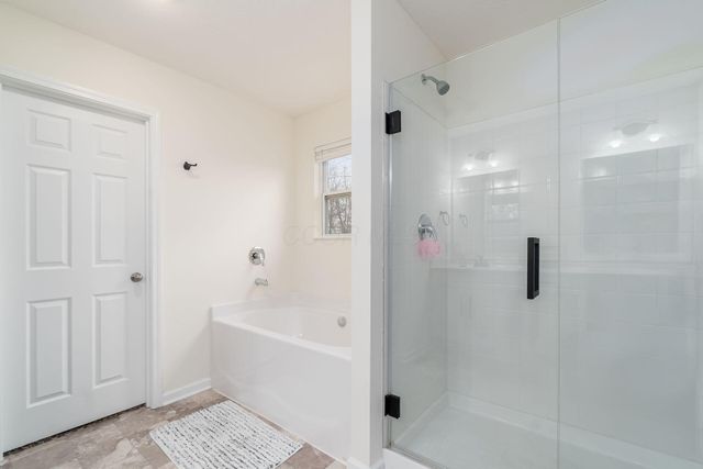 4077 Topsail Drive, Lewis Center, OH 43035