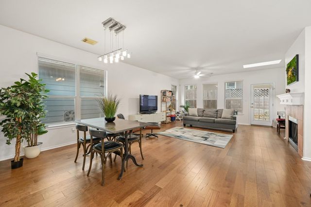 2721 Kinney Oaks CT, Austin, TX 78704