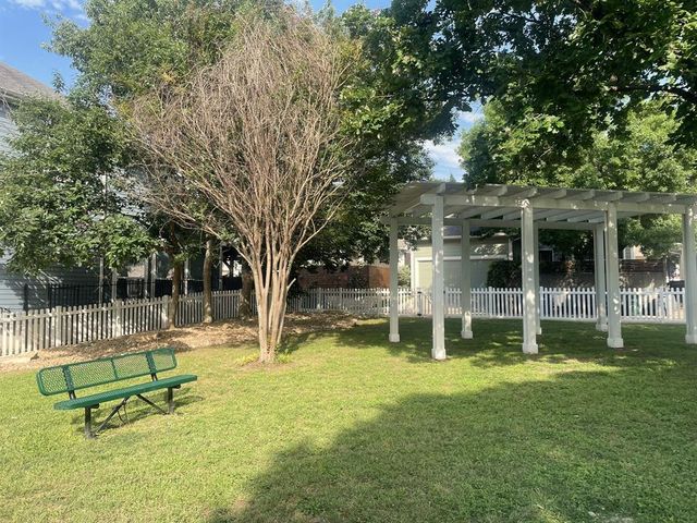 2721 Kinney Oaks CT, Austin, TX 78704