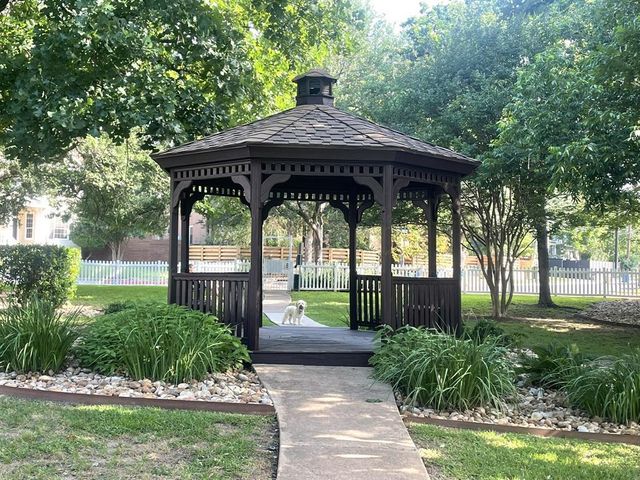 2721 Kinney Oaks CT, Austin, TX 78704