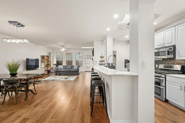 2721 Kinney Oaks CT, Austin, TX 78704