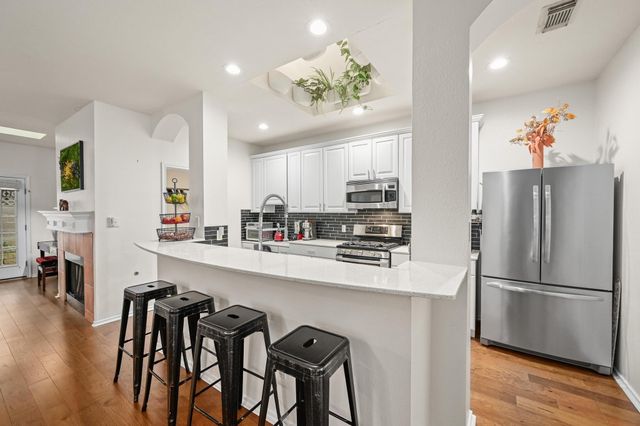 2721 Kinney Oaks CT, Austin, TX 78704