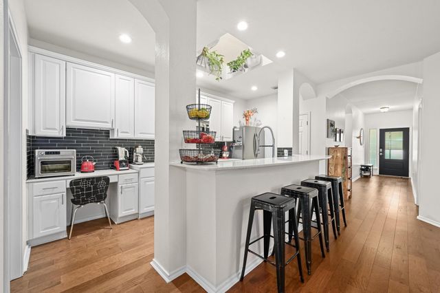 2721 Kinney Oaks CT, Austin, TX 78704