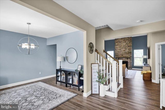 185 OAK GROVE RD, Morgantown, PA 19543