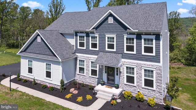 185 OAK GROVE RD, Morgantown, PA 19543