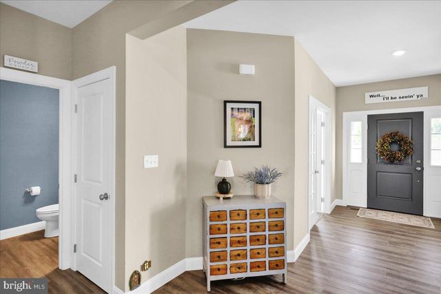 185 OAK GROVE RD, Morgantown, PA 19543