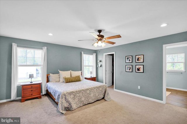 185 OAK GROVE RD, Morgantown, PA 19543
