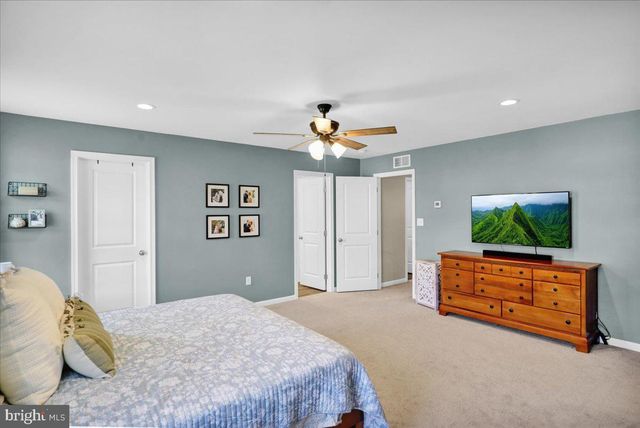 185 OAK GROVE RD, Morgantown, PA 19543