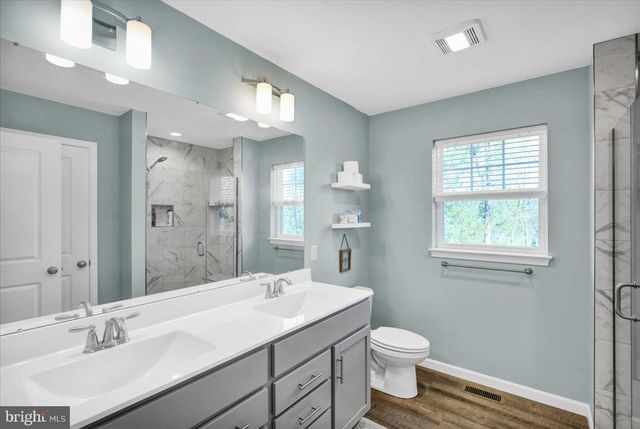 185 OAK GROVE RD, Morgantown, PA 19543