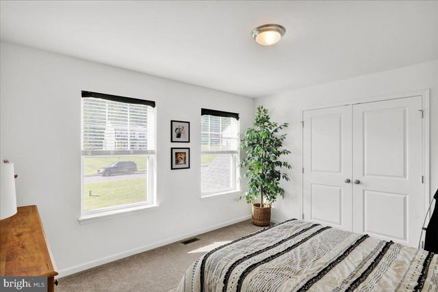 185 OAK GROVE RD, Morgantown, PA 19543