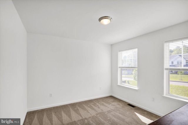 185 OAK GROVE RD, Morgantown, PA 19543