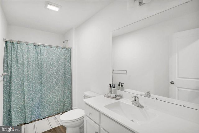 185 OAK GROVE RD, Morgantown, PA 19543