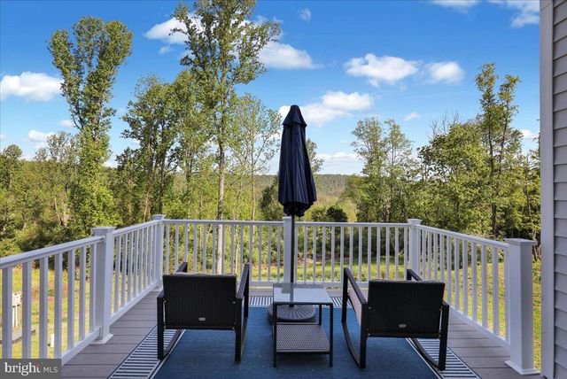 185 OAK GROVE RD, Morgantown, PA 19543