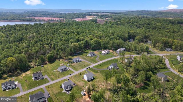 185 OAK GROVE RD, Morgantown, PA 19543
