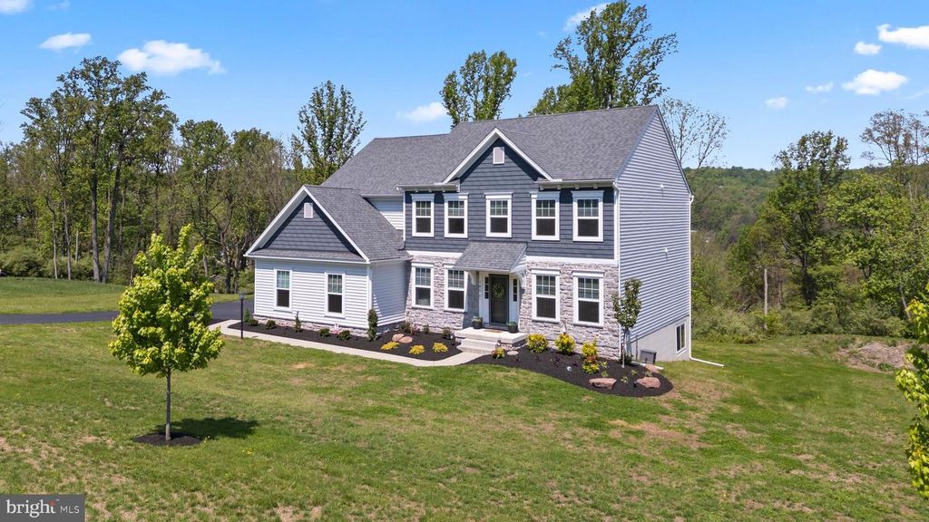 185 OAK GROVE RD, Morgantown, PA 19543