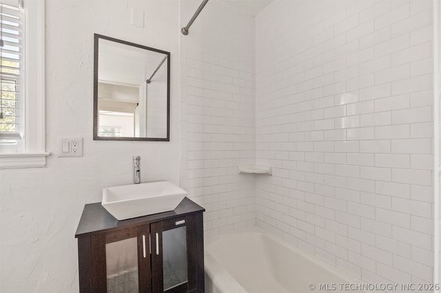 1524 E 17th Street, Tulsa, OK 74120