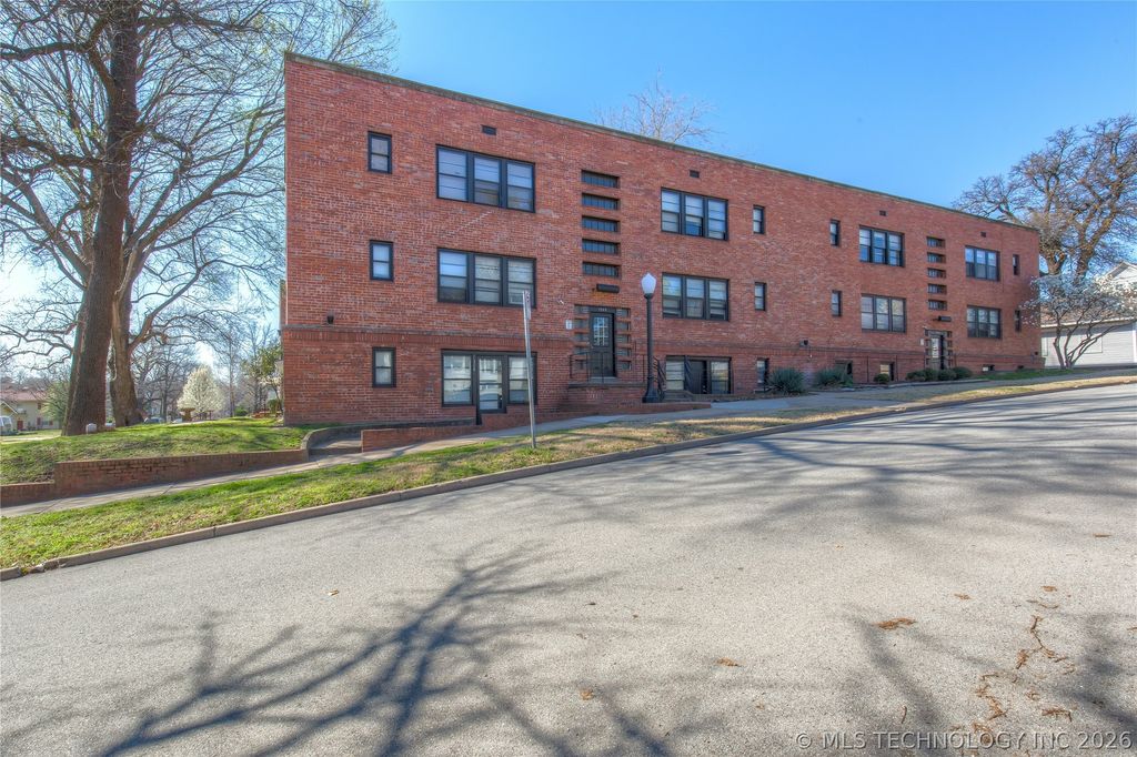 1524 E 17th Street, Tulsa, OK 74120