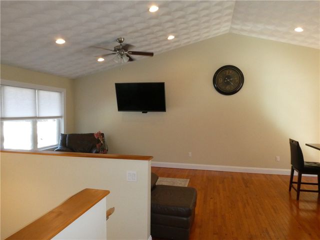 6 Heywood Lane, Johnston, RI 02919