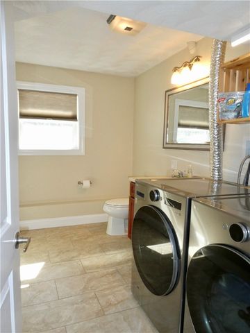 6 Heywood Lane, Johnston, RI 02919