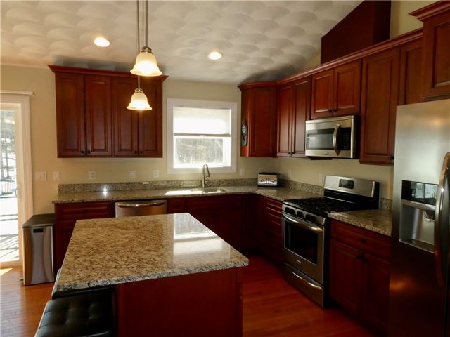 6 Heywood Lane, Johnston, RI 02919